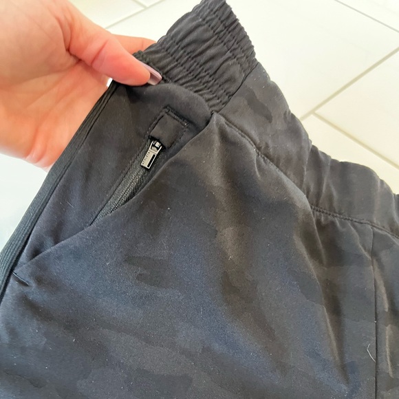 Athleta Women’s Black Camouflage Lined Joggers - Picture 3 of 8